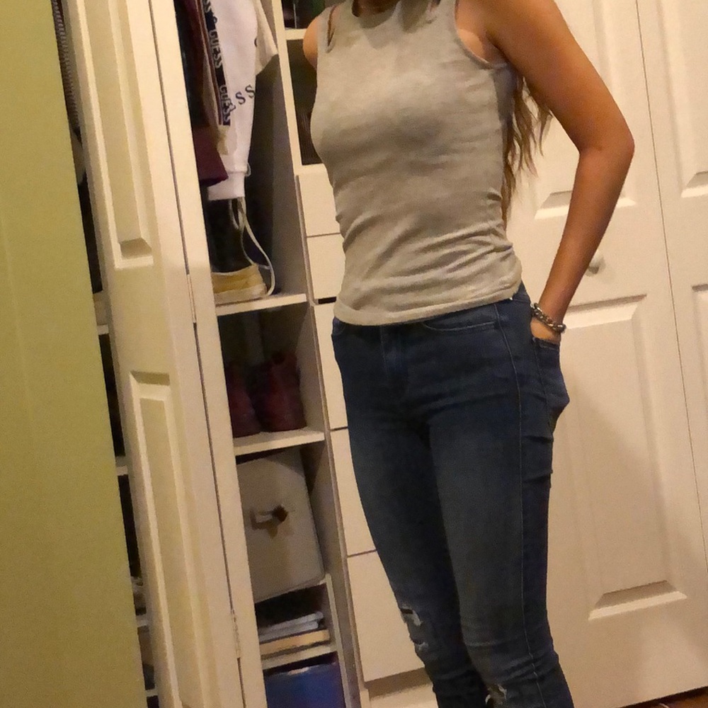 Grey shirt with shoulder slits